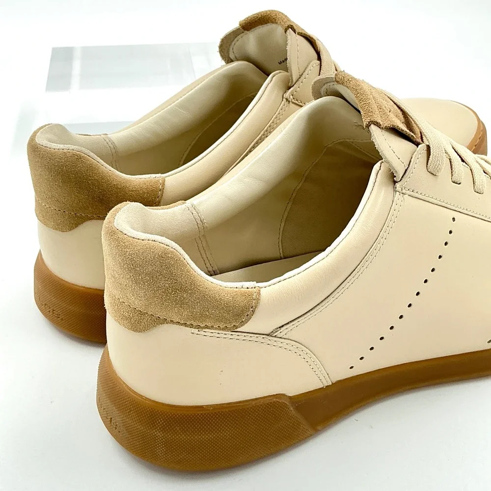 Vince Mens 10.5 Low Top Leather Sneakers Bone Tan Suede Gum Sole NEW Mercer $250